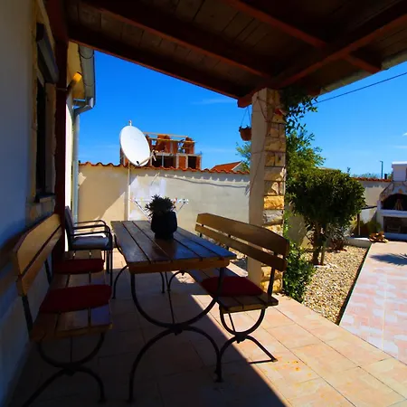 Obiteljska Kuca Za Odmor A4 Murter