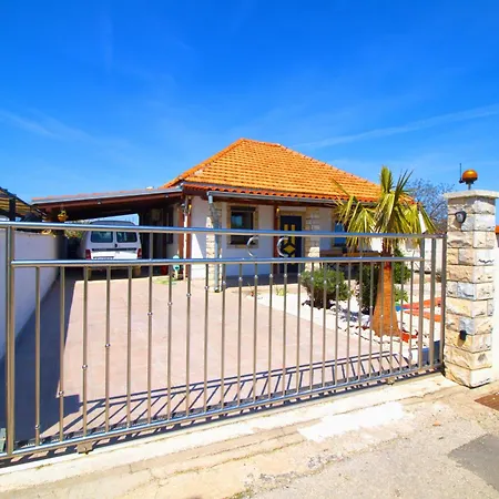 Obiteljska Kuca Za Odmor A4 * Murter