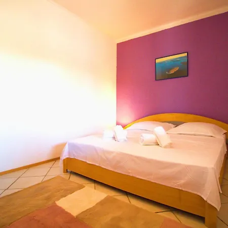 Obiteljska Kuca Za Odmor A4 * Murter