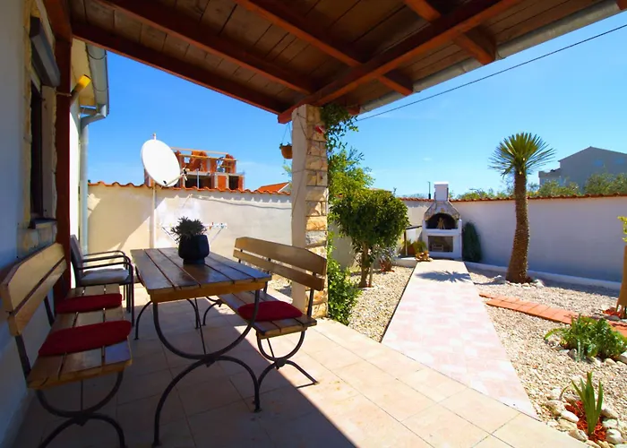 Obiteljska Kuca Za Odmor A4 Vakantiehuis Murter