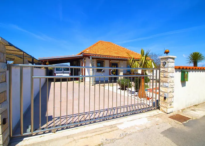 Obiteljska Kuca Za Odmor A4 * Murter