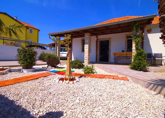 Obiteljska Kuca Za Odmor A4 *